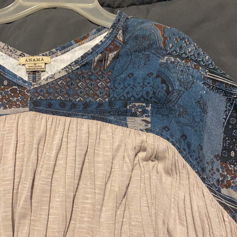 Top - Picture 2 of 2